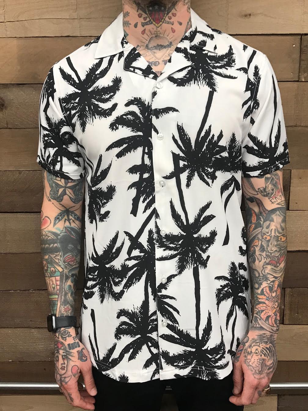 WHITE PALM BUTTON UP