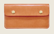 Load image into Gallery viewer, REDWING- TRUCKER WALLET- LONDON TAN
